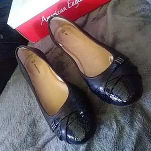 Memory foam black dress shoes